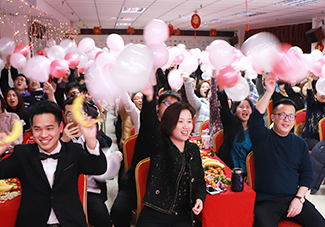 �g��Ц�Z���𱬾W(w��ng)ȫ�w�T���R��һ�ù���ʢ����