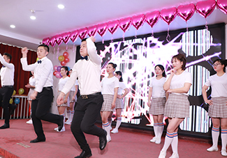 �_��������˻��˵��L(f��ng)�ˣ�չ�F(xi��n)�����˵�������